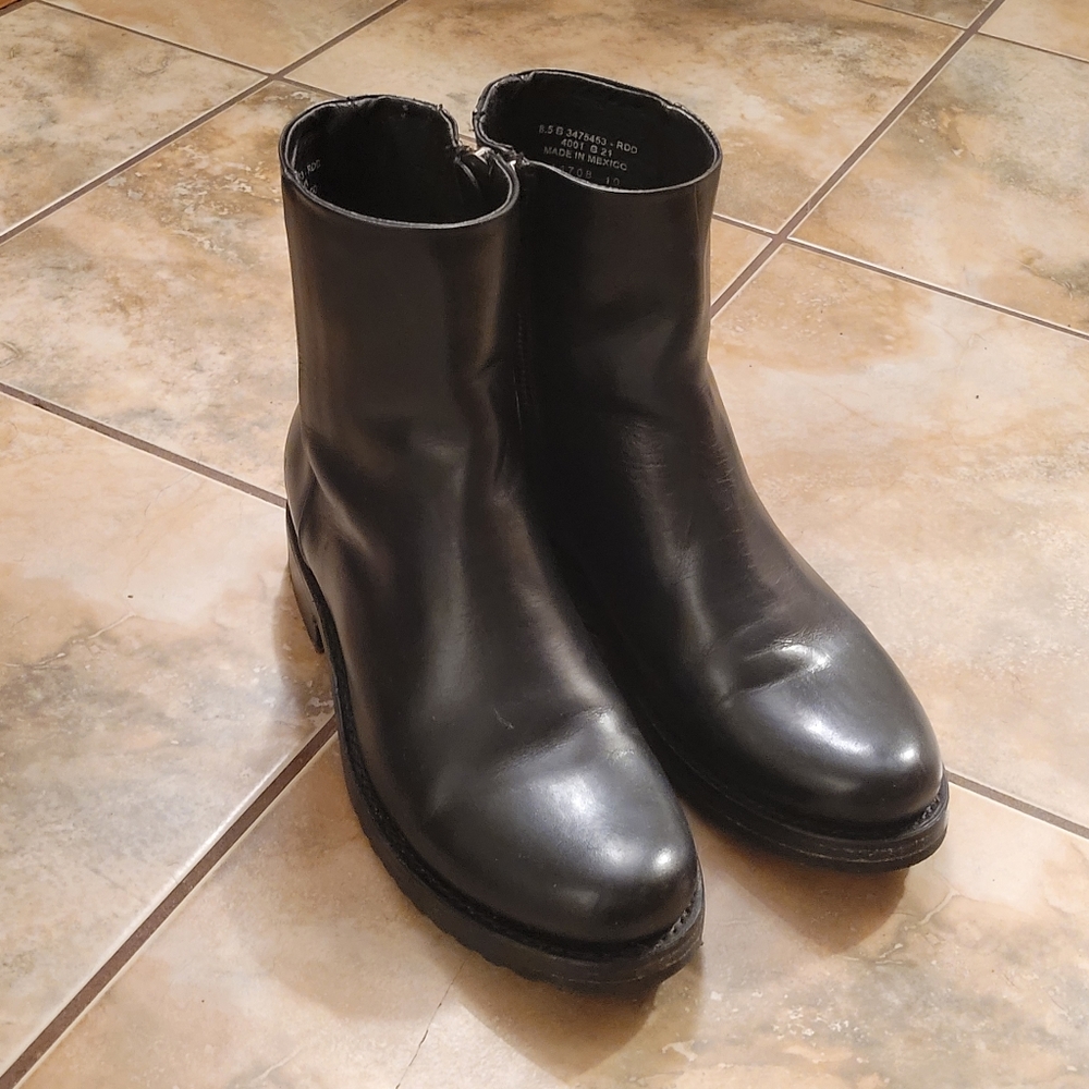 Frye Veronica inside zip
